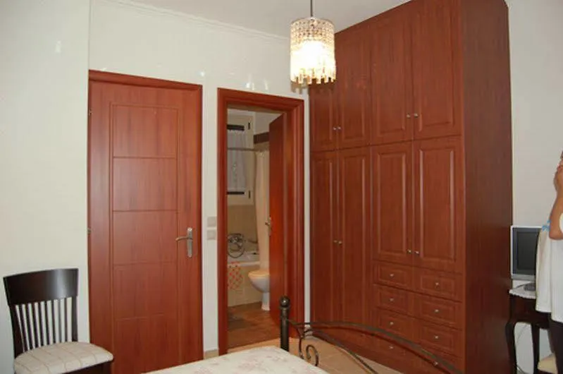 Nostimon Emar Apartment Lourdata